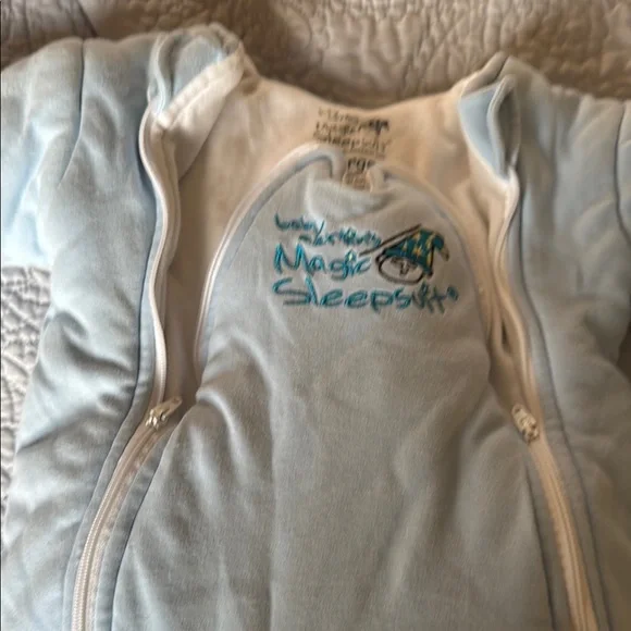 Baby Merlin sleepsuit - Picture 2 of 5